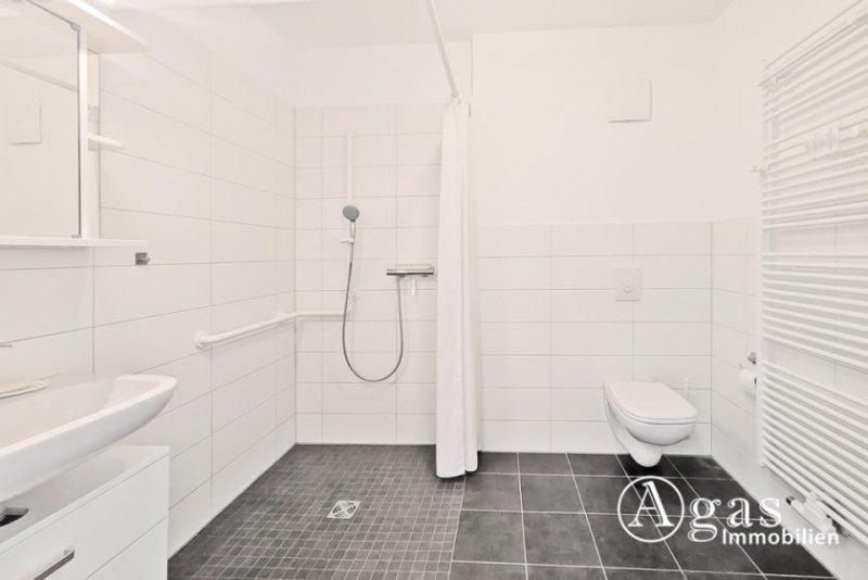 Schöneiche bei Berlin Helle 3-Zimmer-Erdgeschoss-Wohnung mit Terrasse im Ortskern von Schöneiche Wohnung mieten