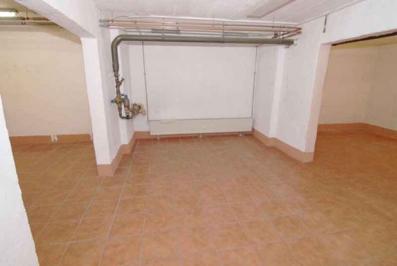 Hamburg Gewerbfläche auf 2 Ebenen in gute frequentierter Strassenlage von Wandsbek Gewerbe mieten