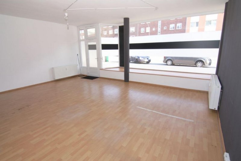 Hamburg Gewerbfläche auf 2 Ebenen in gute frequentierter Strassenlage von Wandsbek Gewerbe mieten