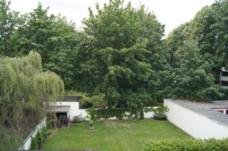 Neumünster FRISH--Schöne Dachgeschosswohnung mit Gartennutzung Wohnung mieten