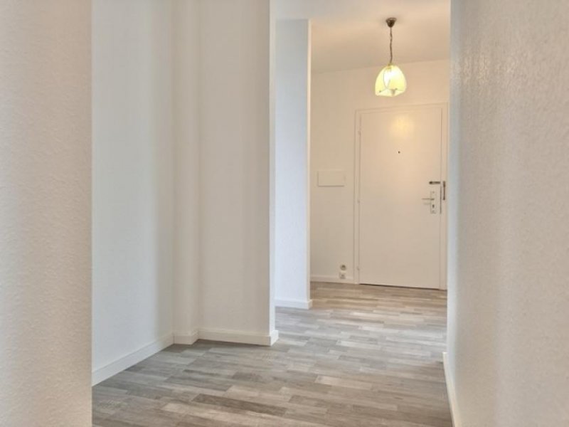 Heide Gemütliche Dachgeschosswohnung mit Stellplatz in Heide zu vermieten Wohnung mieten