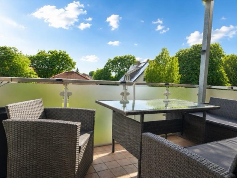 Heide Helle 3-Zimmer-Wohnung in Heide Süderholm mit 2 Balkonen, Fahrstuhl und Carport zu vermieten Wohnung mieten