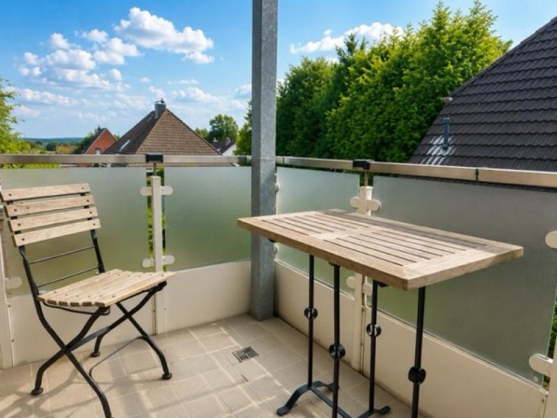Heide Helle 3-Zimmer-Wohnung in Heide Süderholm mit 2 Balkonen, Fahrstuhl und Carport zu vermieten Wohnung mieten