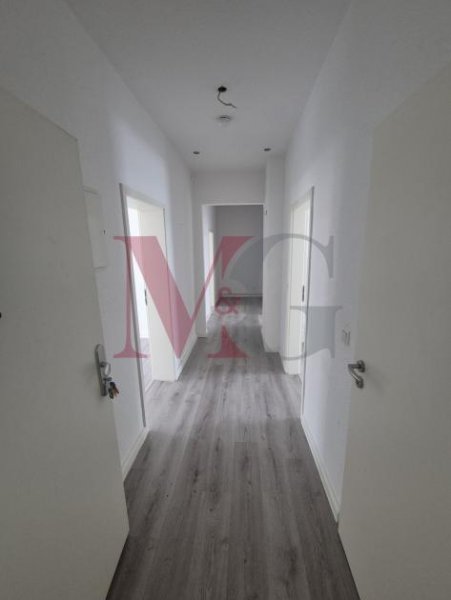 Wilhelmshaven 3 - Zimmer Wohnung mit 2 Balkonen und Einbauküche Wohnung mieten