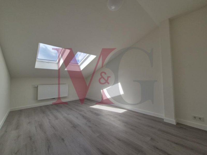 Wilhelmshaven Moderne Dachgeschosswohnung mit Wanne und Einbauküche Wohnung mieten