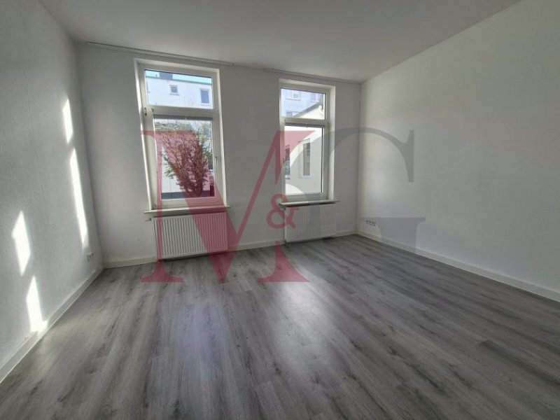 Wilhelmshaven 2 - Zimmer Wohnung mit Balkon in Heppens Wohnung mieten