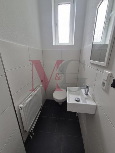 Wilhelmshaven Ruhige 2 - Zimmer Wohnung mit Balkon in Heppens Wohnung mieten