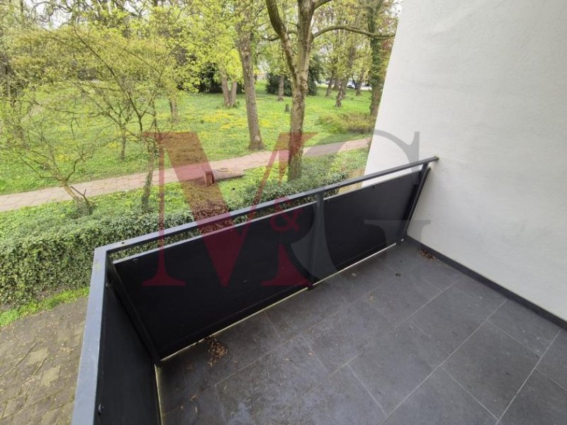 Wilhelmshaven Ruhige 2 - Zimmer Wohnung mit Balkon in Heppens Wohnung mieten