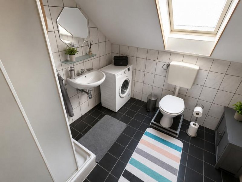 Wittmund Dachgeschosswohnung mit EBK und PKW-Stellplatz in Feldrandlage! Wohnung mieten