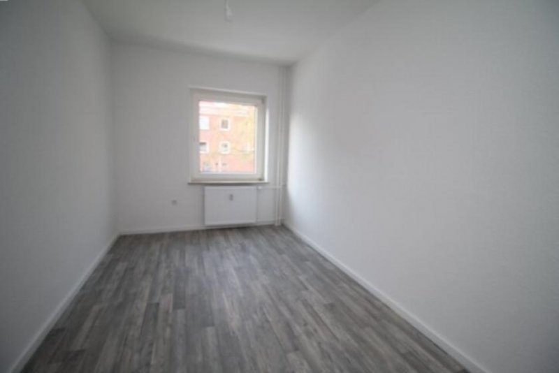 Emden Emden - Barenburg: Moderne 3-Zimmer-Wohnung im Erdgeschoss mit Balkon! Wohnung mieten