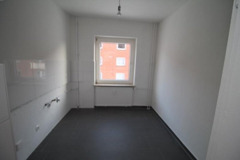 Emden Emden - Barenburg: Moderne 3-Zimmer-Wohnung im 1. Obergeschoss mit Balkon! Wohnung mieten