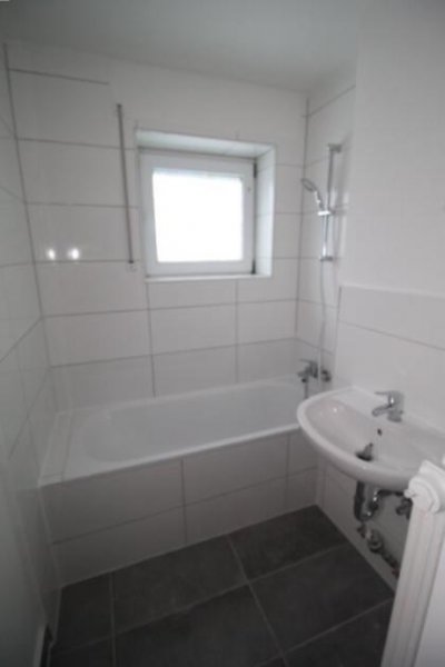 Emden Emden - Barenburg: Moderne 4-Zimmer-Wohnung im Erdgeschoss mit Balkon! Wohnung mieten