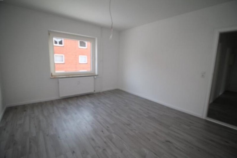 Emden Emden - Barenburg: Moderne 3-Zimmer-Wohnung im 1. Obergeschoss mit Balkon! Wohnung mieten