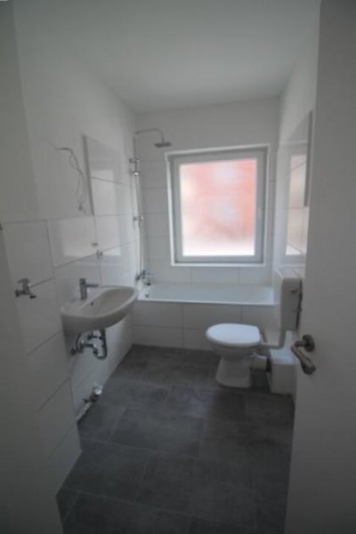 Emden Emden - Barenburg: Moderne 3-Zimmer-Wohnung im Erdgeschoss mit Balkon! Wohnung mieten