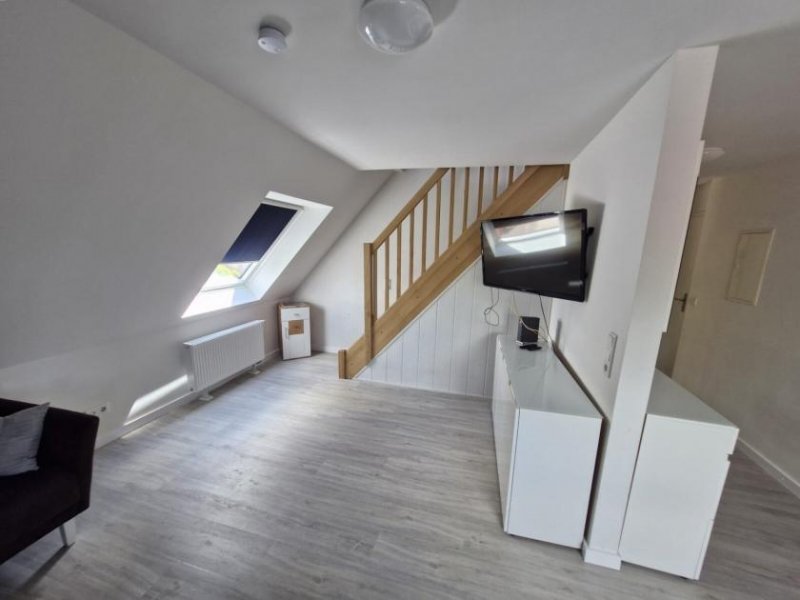 Emden Sofort frei !! Emden - Auricher Strasse - neuwertige komplett möblierte Wohnung über 2 Etagen ! Wohnung mieten