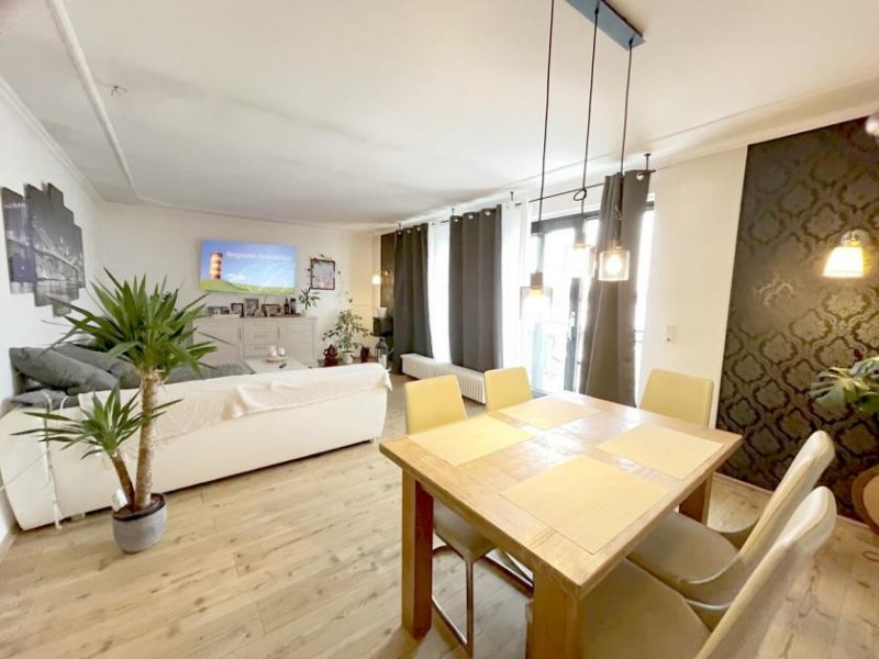 Emden Renovierte Wohnung mit Einbauküche, Terrasse und Garage! Wohnung mieten