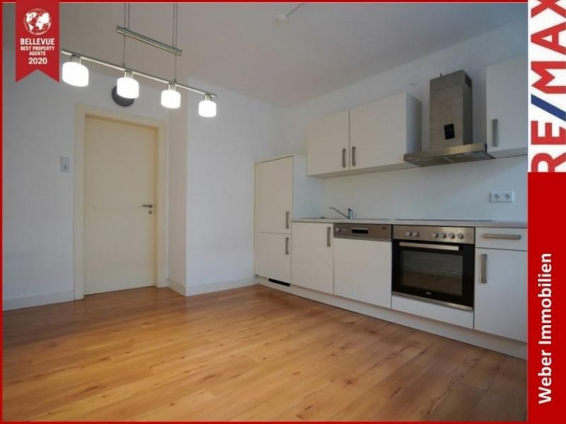 Leer (Ostfriesland) Helle, renovierte Obergeschosswohnung im Herzen von Leer-Loga!
mit Balkon, Gartenmitnutzung & Garage Wohnung mieten