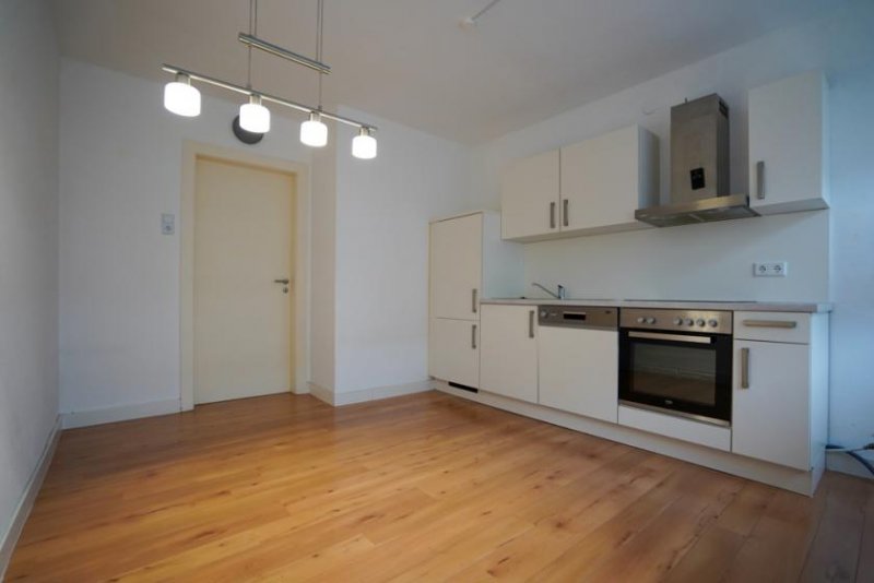 Leer (Ostfriesland) Helle, renovierte Obergeschosswohnung im Herzen von Leer-Loga!
mit Balkon, Gartenmitnutzung & Garage Wohnung mieten