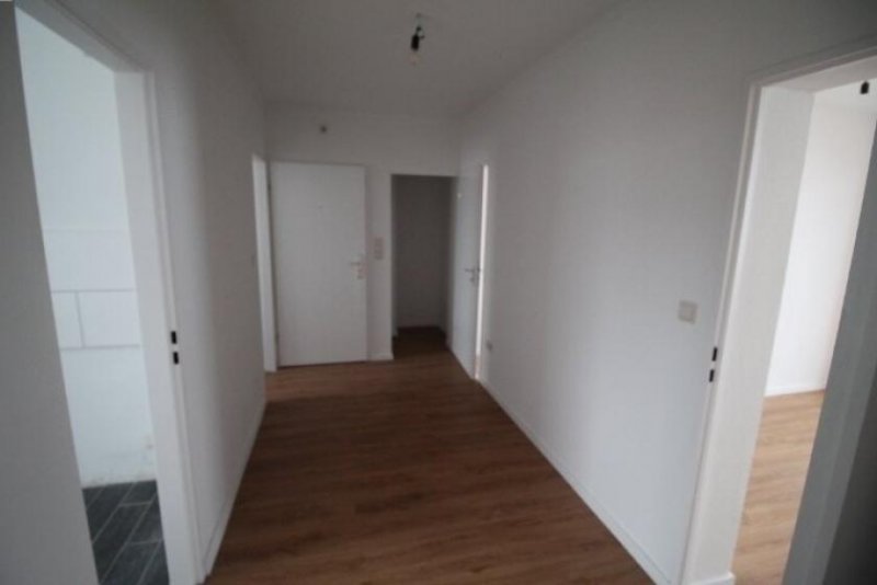 Leer (Ostfriesland) Leer - Entspannte Lebensqualität in moderner 3-Zimmer-Wohnung mit Balkon! Wohnung mieten