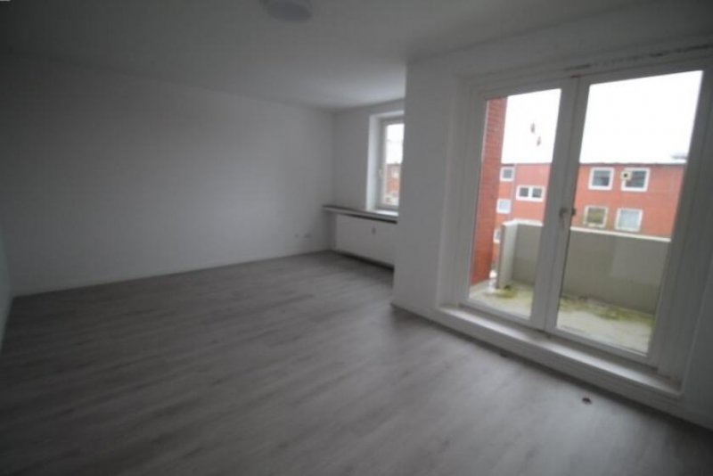 Leer (Ostfriesland) Leer - Entspannte Lebensqualität in moderner 3-Zimmer-Wohnung mit Balkon! Wohnung mieten