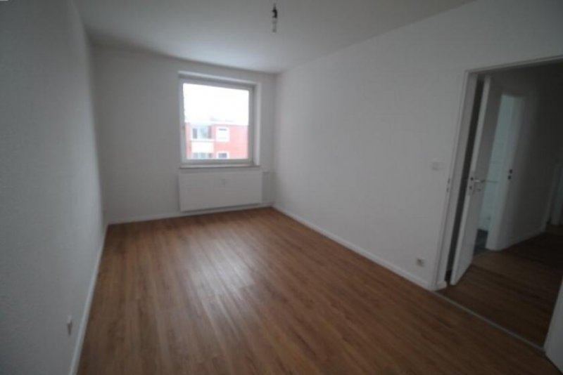 Leer (Ostfriesland) Leer - Entspannte Lebensqualität in moderner 3-Zimmer-Wohnung mit Balkon! Wohnung mieten