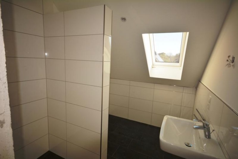 Papenburg * Neuwertig, Dachgeschoss, Untenende * Wohnung mieten
