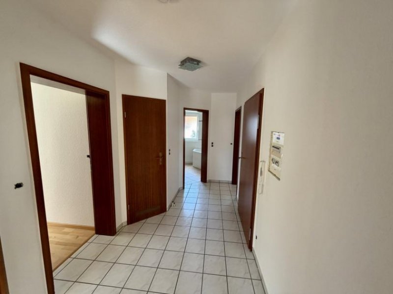 Neustadt am Rübenberge frisch renovierte 3 Zimmer Wohnung mit Balkon Wohnung mieten