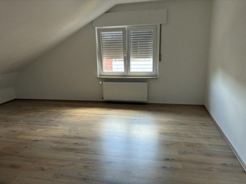 Hagenburg Gemütlich wohnen unterm Dach - 3 Zi. mit Balkon Wohnung mieten