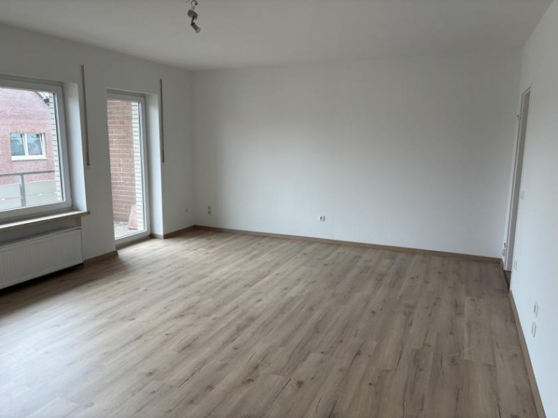 Hagenburg Viel Platz zum Wohlfühlen - 4-Zi.Wohnung mit Balkon Wohnung mieten