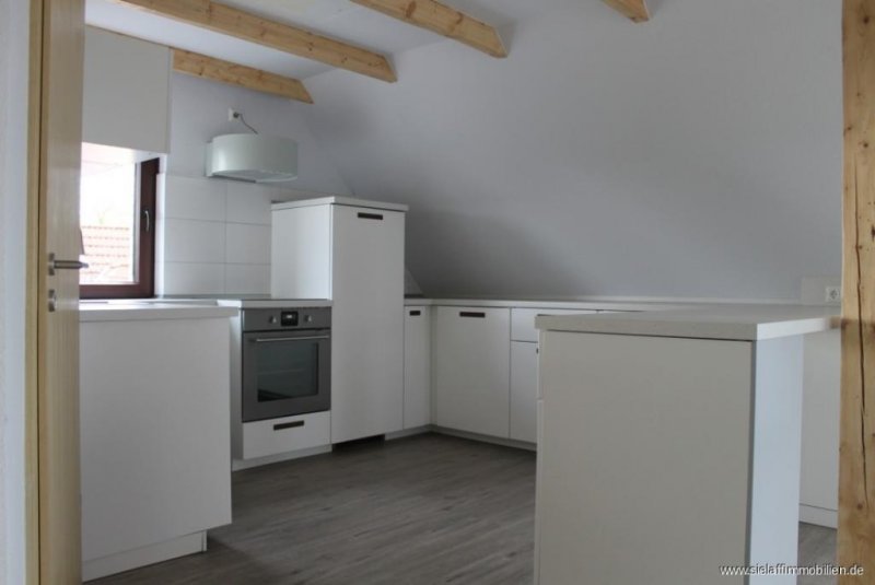 Hessisch Oldendorf Für frisch Verliebte - neu renovierte Dachgeschosswohnung Wohnung mieten