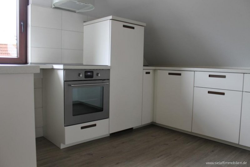 Hessisch Oldendorf Für frisch Verliebte - neu renovierte Dachgeschosswohnung Wohnung mieten