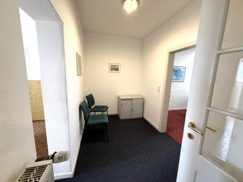 Barntrup Repräsentative Bürofläche in gut frequentierter Lage in Barntrup - ideal für Büro, Kanzlei oder Dienstleistung Gewerbe