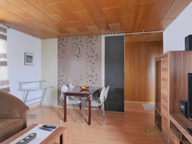 Kassel (EF1258_M) Kassel-Stadt: Philippinenhof/Warteberg, ruhige möblierte Wohnung mit Holzvertäfelung und Balkon Wohnung mieten