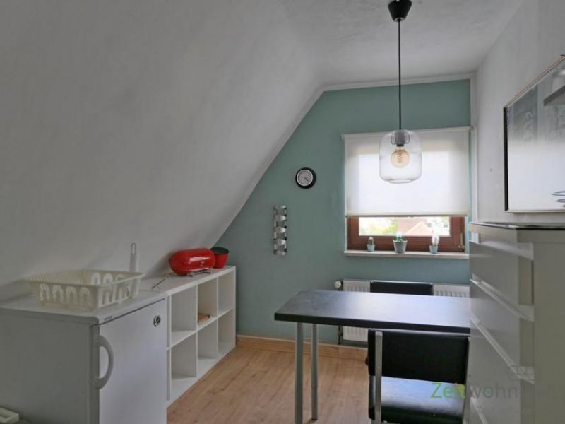 Kassel (EF1063_M) Kassel-Stadt: Kirchditmold, preiswerte möblierte Dachgeschosswohnung mit Balkon in ruhiger Randlage Wohnung mieten