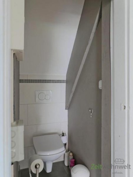 Kassel (EF1063_M) Kassel-Stadt: Kirchditmold, preiswerte möblierte Dachgeschosswohnung mit Balkon in ruhiger Randlage Wohnung mieten