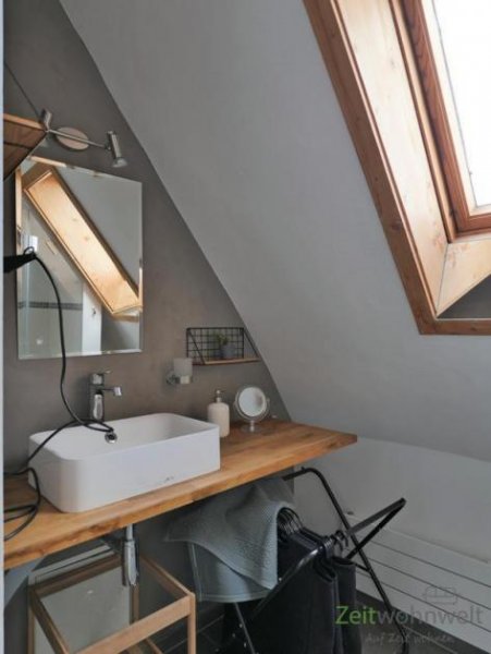 Kassel (EF1063_M) Kassel-Stadt: Kirchditmold, preiswerte möblierte Dachgeschosswohnung mit Balkon in ruhiger Randlage Wohnung mieten