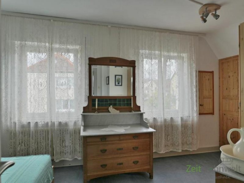 Kassel (EF1198_M) Kassel-Stadt: Oberzwehren, möblierte Wohnung mit Balkon und kleinem Esszimmer Wohnung mieten