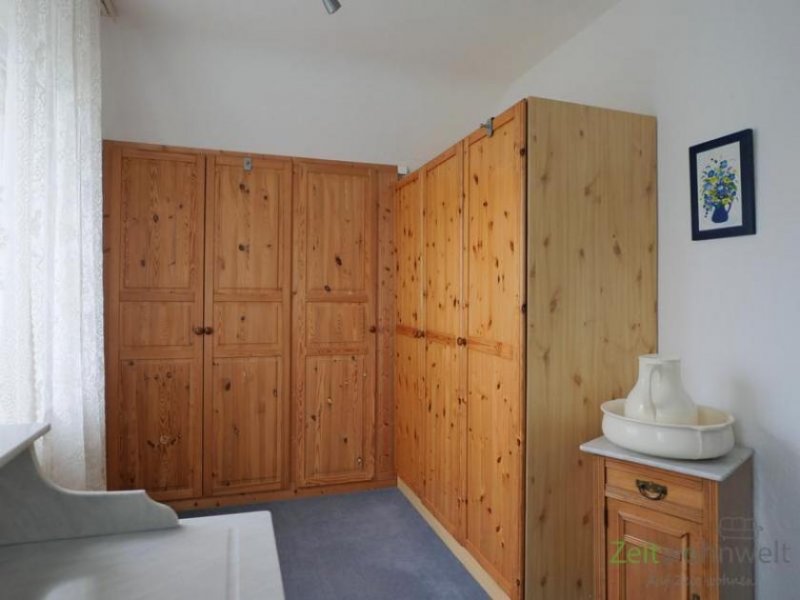 Kassel (EF1198_M) Kassel-Stadt: Oberzwehren, möblierte Wohnung mit Balkon und kleinem Esszimmer Wohnung mieten