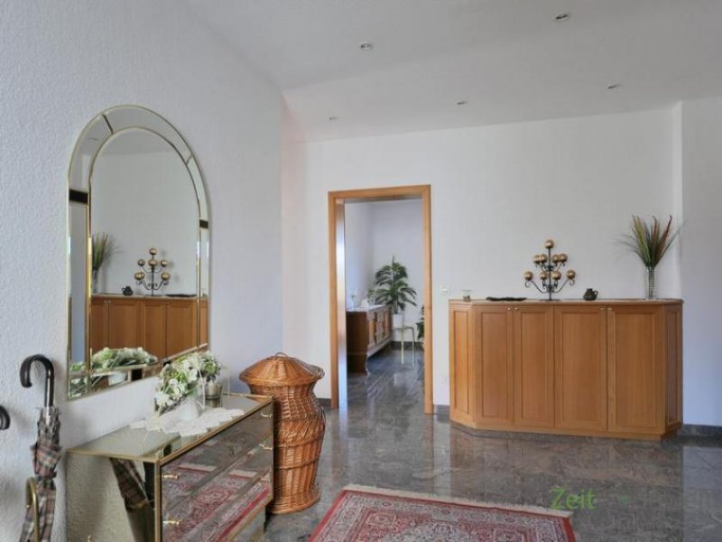 Hünfeld (EF1380_M) Fulda: Hünfeld, möbliertes Nebengebäude mit sep. Eingang, Marmorböden, Fußbodenheizung, Balkon, Service Wohnung