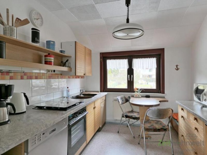 Northeim (EF1002_M) Göttingen: Northeim, preiswerte möblierte 3-Zimmer-Wohnung mit 2 Bädern, Balkon, PKW-Stellplatz und WLAN Wohnung