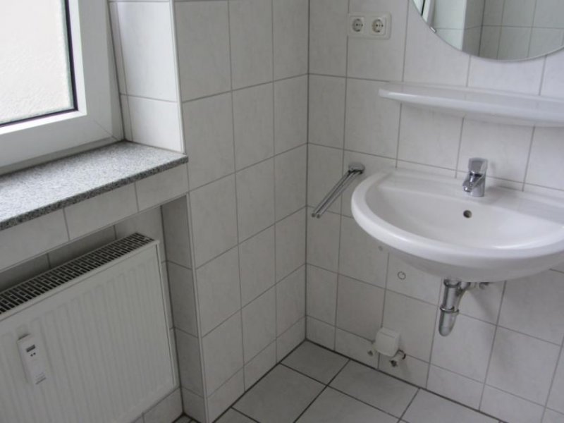 Holzminden 1-Zimmer in 3er-WG mit neuwertigem Duschbad und EBK im Stadtzentrum Wohnung mieten