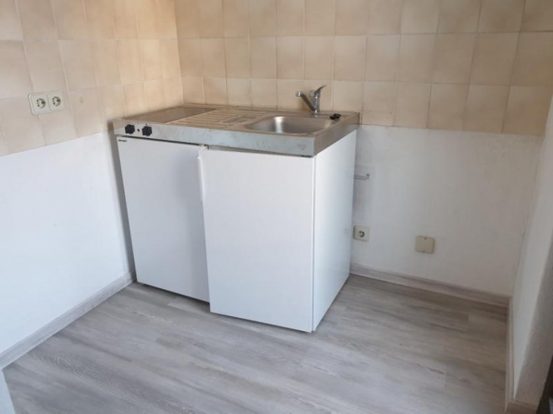 Holzminden 1-Zimmer-Mietwohnung mit kleinem Balkon und Autoabstellplatz - Stadtzentrum Wohnung mieten