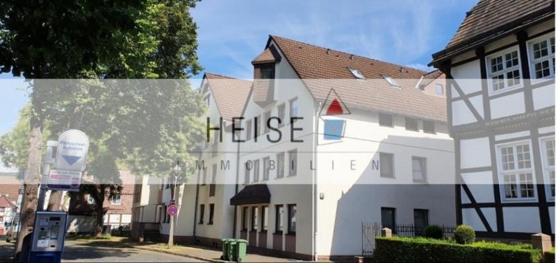 Holzminden 2-Zimmer-Dachgeschosswohnung mit PKW-Stellplatz, nähe Markplatz Wohnung mieten