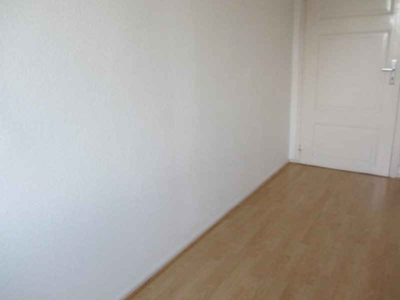 Holzminden 2-Zimmer in 3er WG, direkt neben der FH, Dachgeschoss, Zimmer Nr. 1 Wohnung mieten