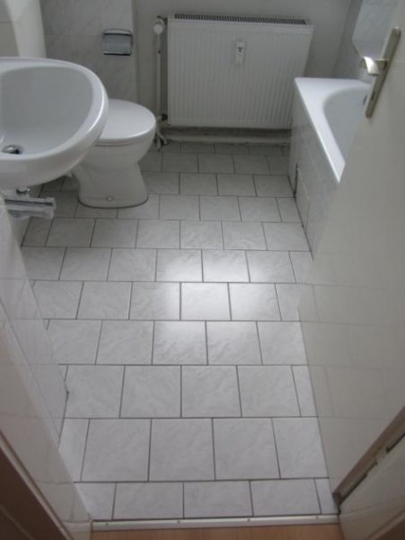 Holzminden 2-Zimmer-Mietwohnung im Dachgeschoss, Nähe Internat am Solling... Wohnung mieten