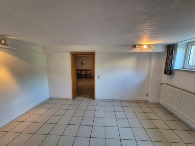 Holzminden 2-Zimmer-Mietwohnung im Souterrain - nähe Kaserne in Holzminden Wohnung mieten