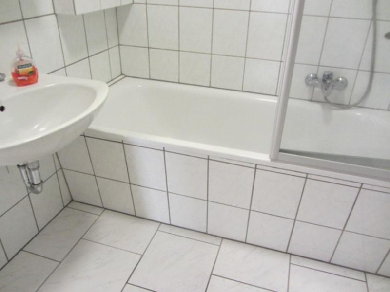 Holzminden 3-Zimmer-Mietwohnung im I OG mit Balkon und Garage, Nähe Internat am Solling... Wohnung mieten