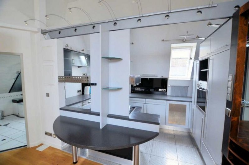 Holzminden Individuelle Architektenwohnung mit Balkon und Markeneinbauküche in Holzminden - stadtnahe Wohnlage Wohnung mieten