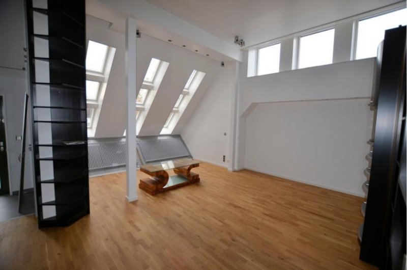 Holzminden Individuelle Architektenwohnung mit Balkon und Markeneinbauküche in Holzminden - stadtnahe Wohnlage Wohnung mieten