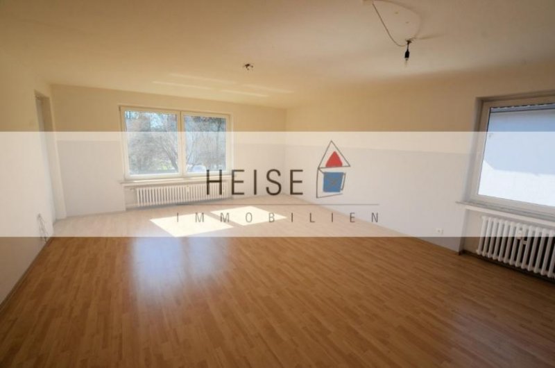Holzminden Mietwohnung mit Balkon in Holzminden - Obergeschoss - Ruhiges 3-Fam.Wohnhaus Wohnung mieten